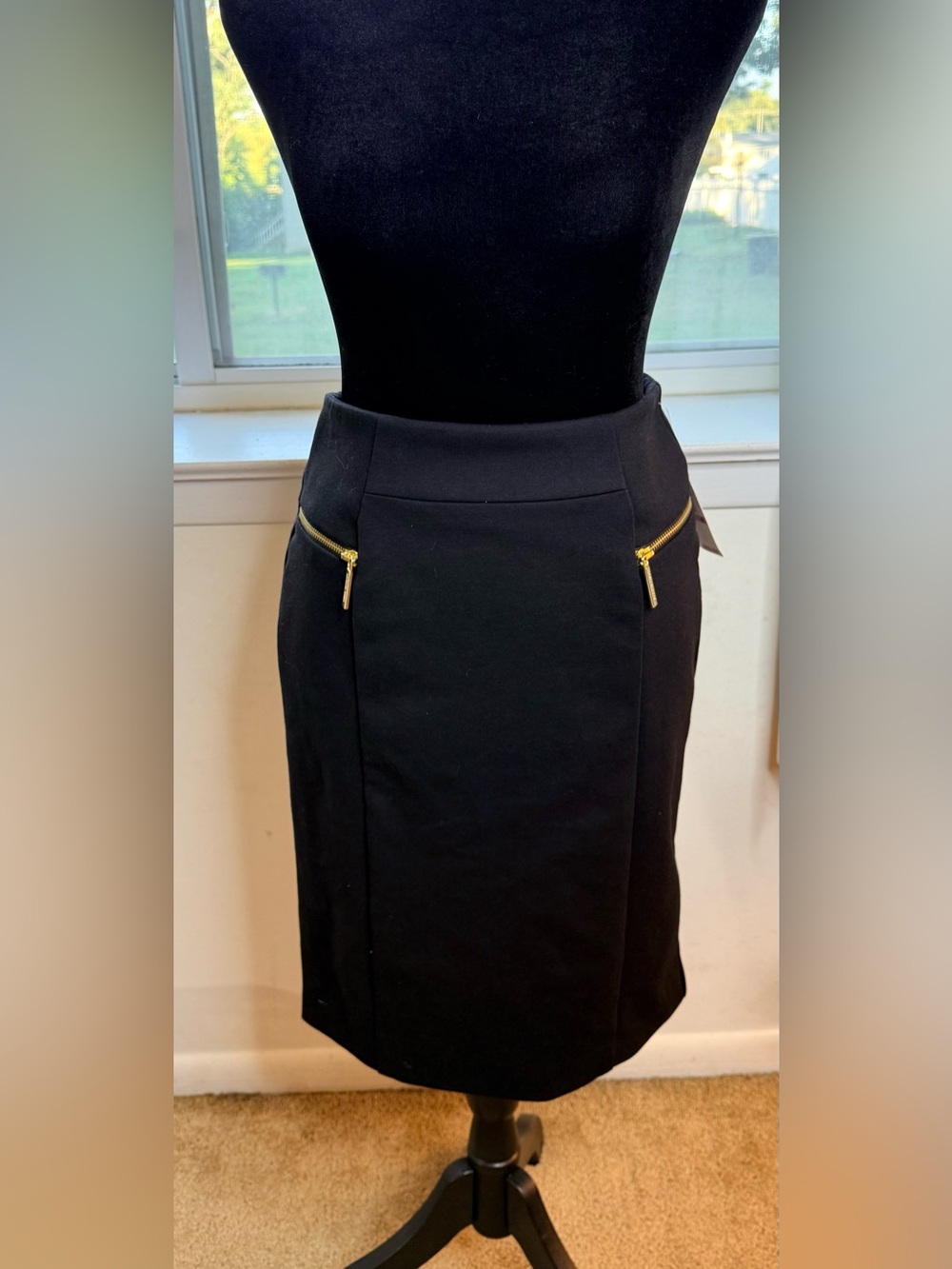 NWT Michael Kors Black knee length chic skirt gold zipper accent classic size 6